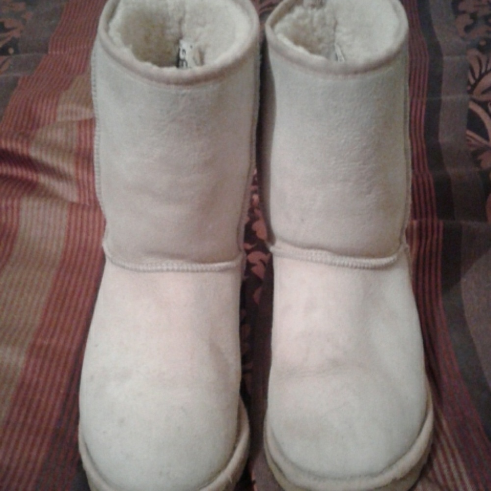 Ugg boots nude cream